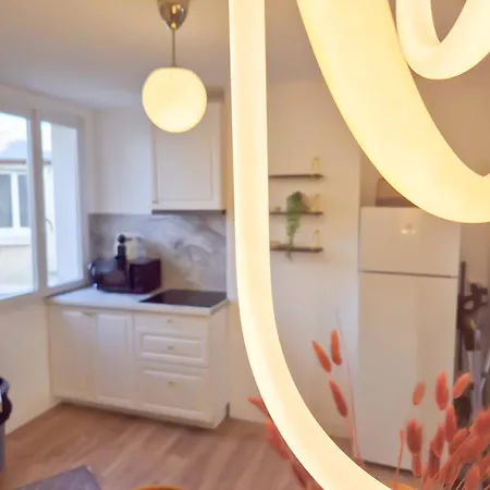 Apartment Helsinki - 6 Pers - Lumineux - Centre-ville Reims